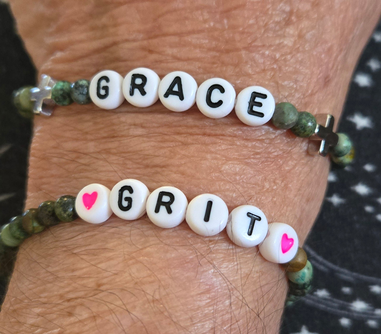 Bracelets Grace & Grit. Small green beads